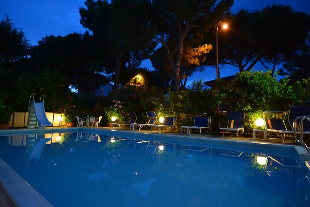 Hotel Zani Cervia Kültér fotó