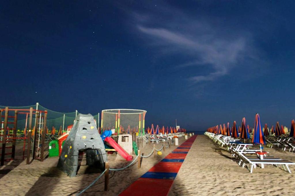 Hotel Zani Cervia Kültér fotó