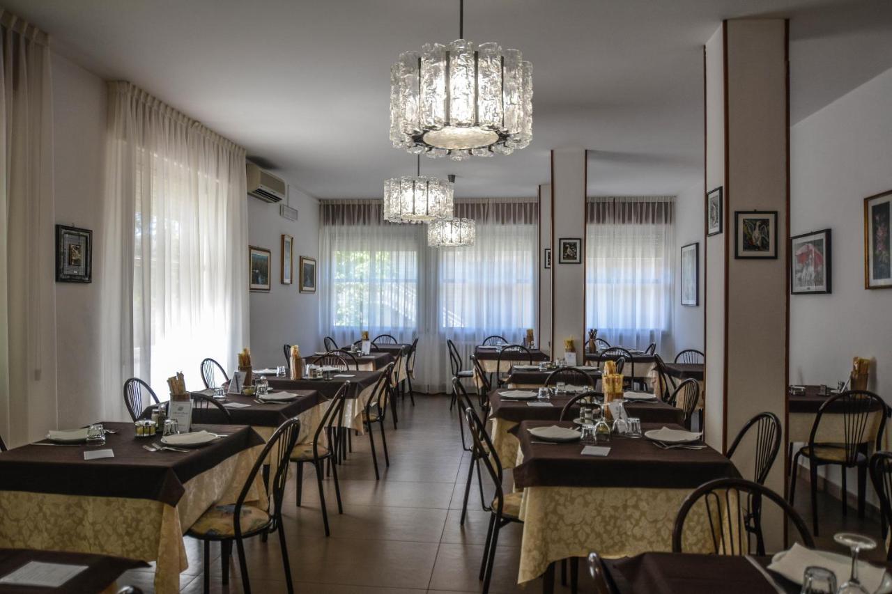 Hotel Zani Cervia Kültér fotó